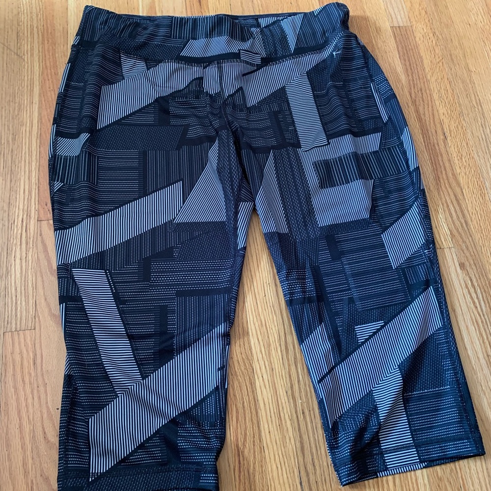 Women’s Danskin Now Capri leggings